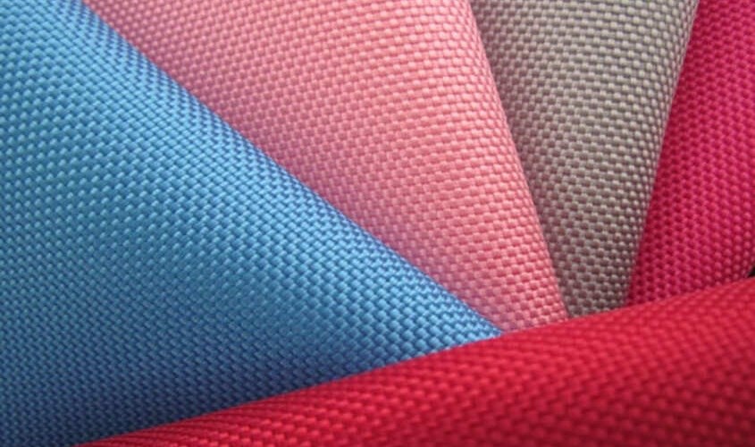 Vải Polyester còn được biết đến với tên gọi khác là vải Poly hoặc PET